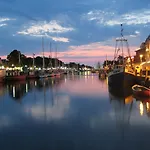 Hanni, wenige Minuten zum Strand