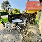 Hanni, wenige Minuten zum Strand