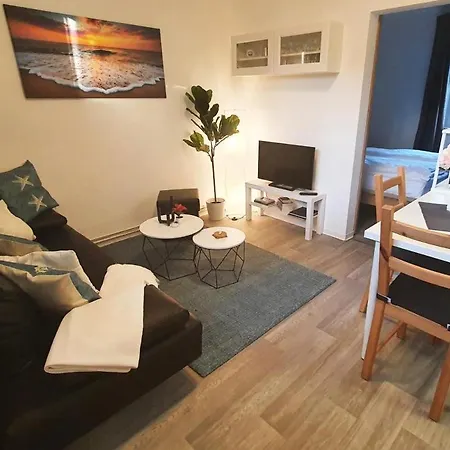 Hanni, Wenige Minuten Zum Apartment Rostock